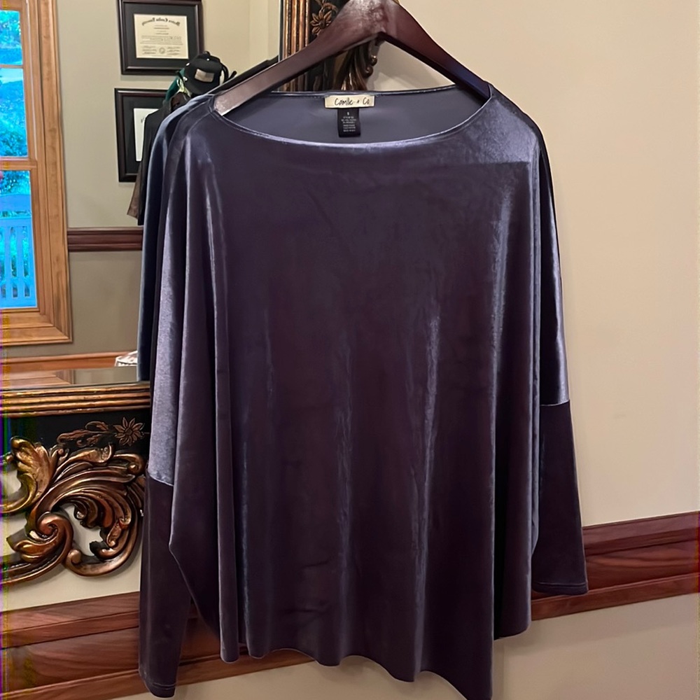 Bohemian top! Perfect dress up or dress down for parties. Worn once with Spanx.